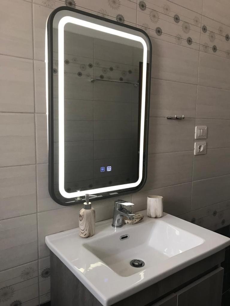Alfa Apartaments Sarandë エクステリア 写真